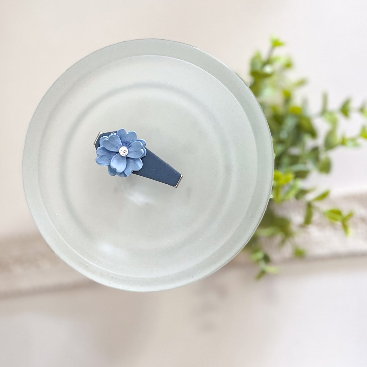 Dark blue coffin clip with a light blue floral detail | 1.75" alligator clip