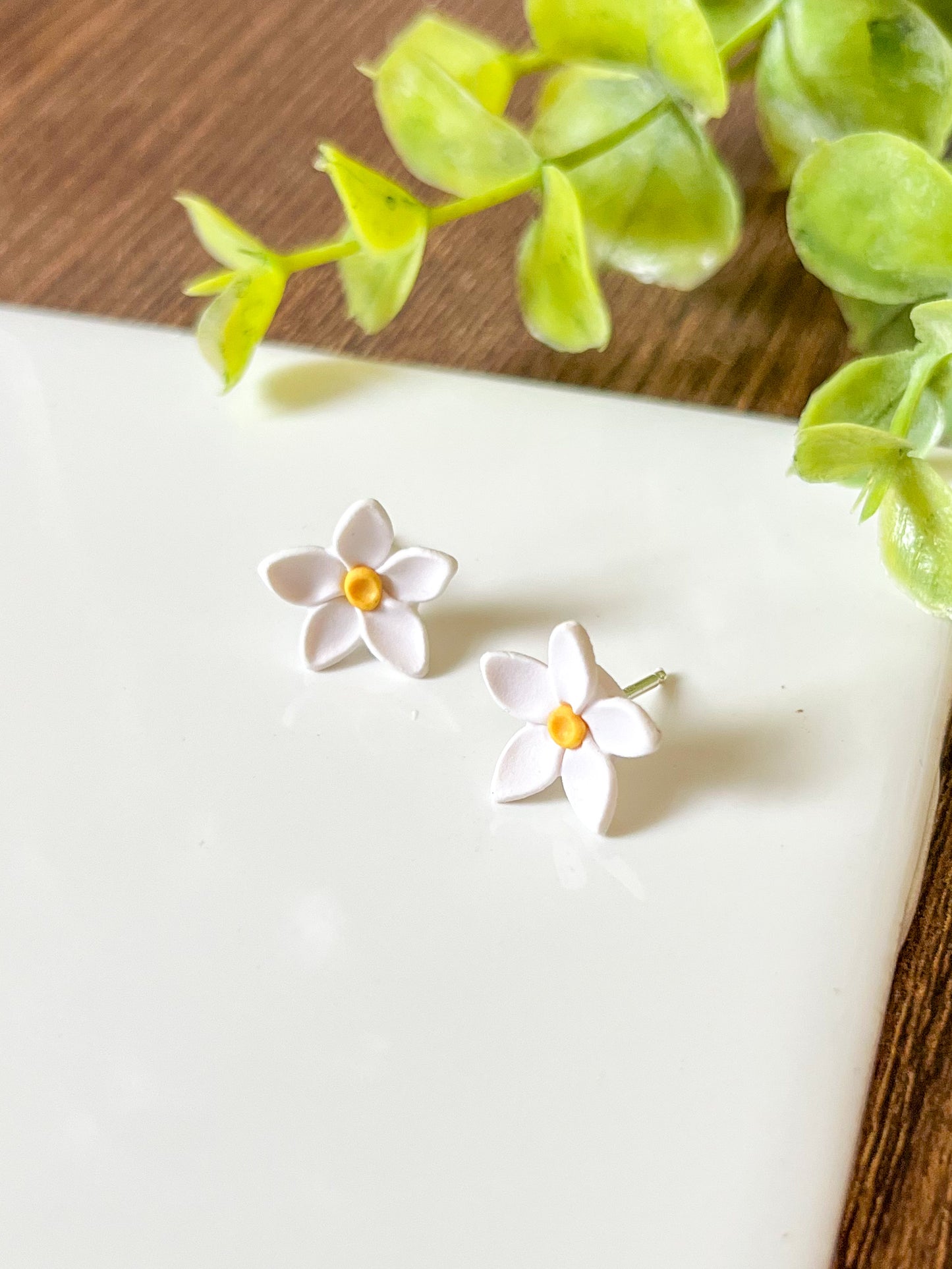 White flower stud | sterling silver