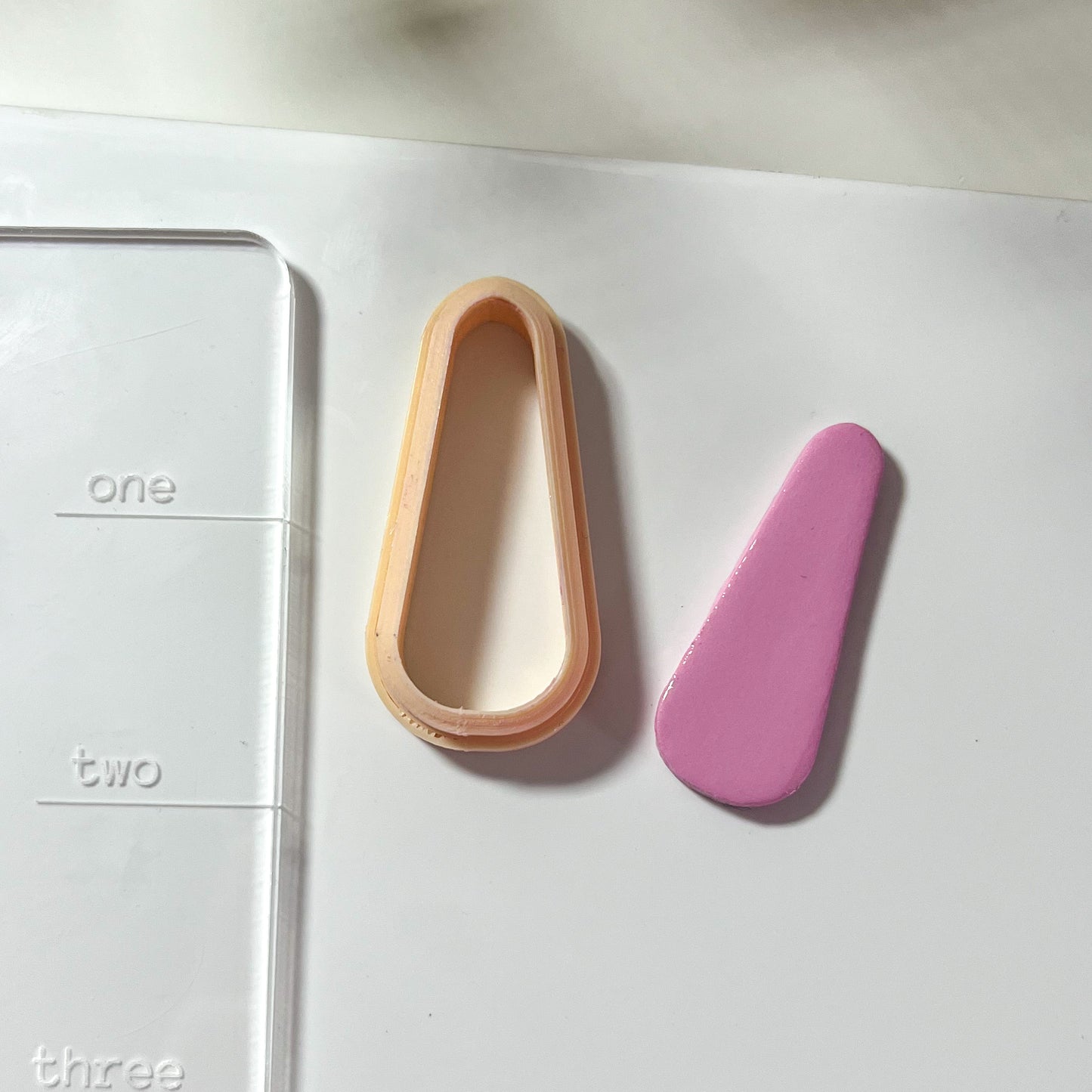 Rounded triangle clay cutter | 1.375"