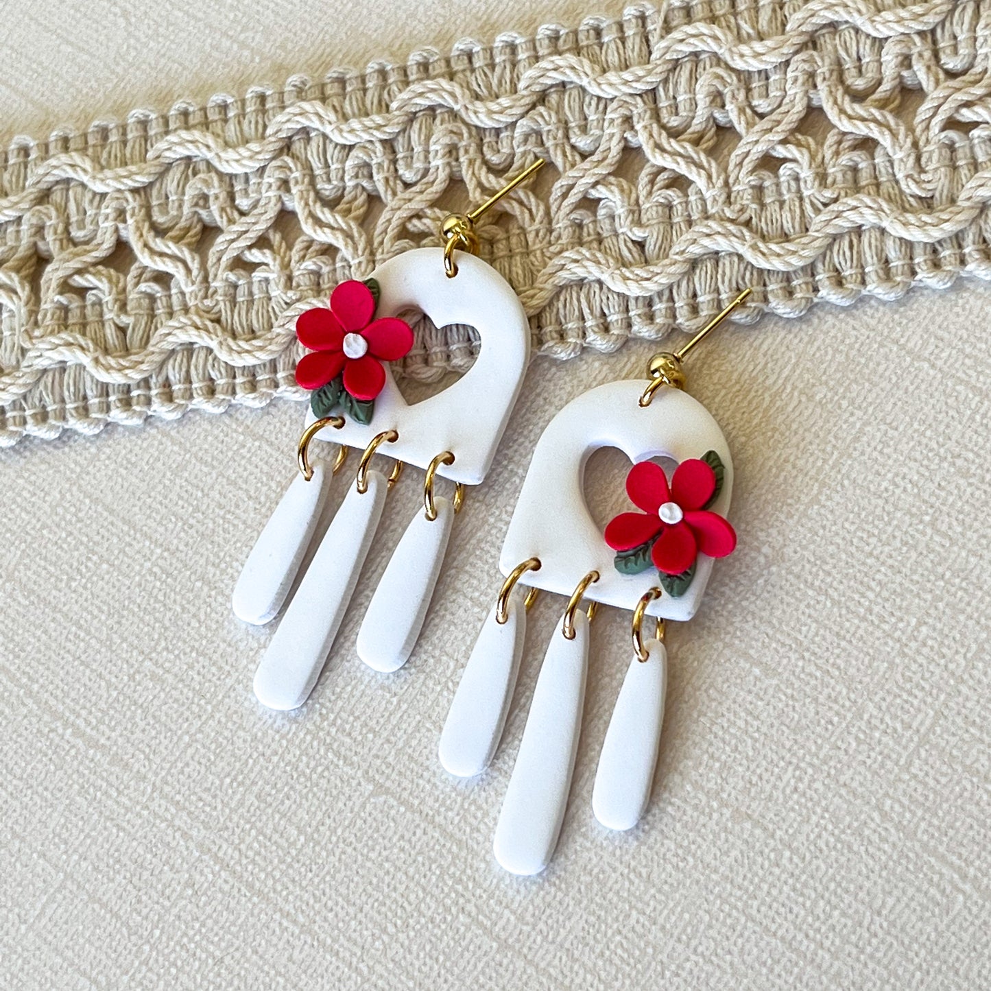 White heart earrings with pink flowers | 24k gold plated