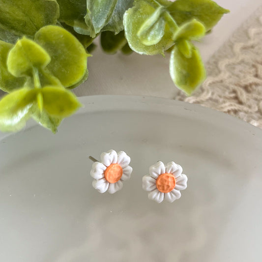 White and orange flower stud | sterling silver