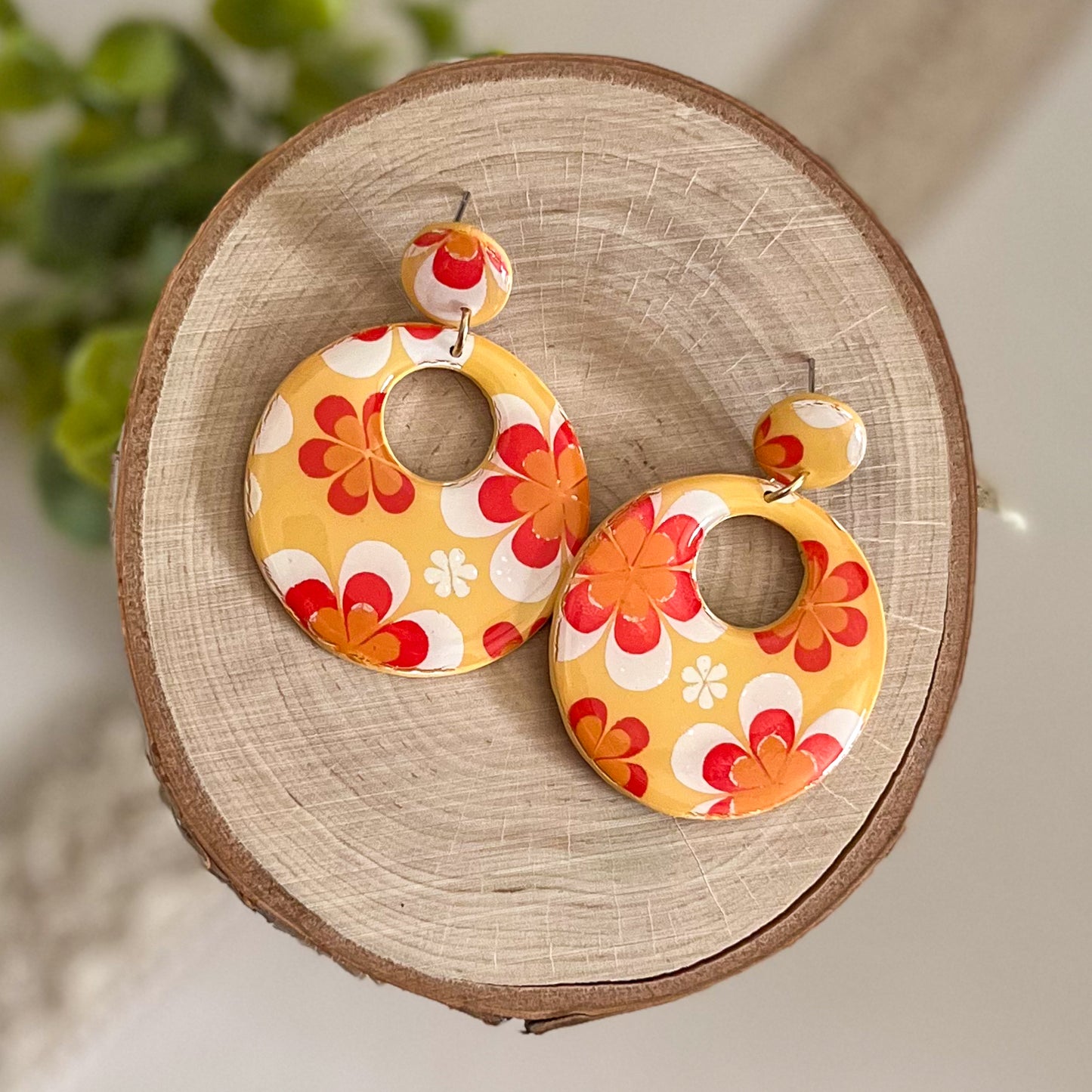 Retro flower donut earrings (yellow/red) | stainless steel