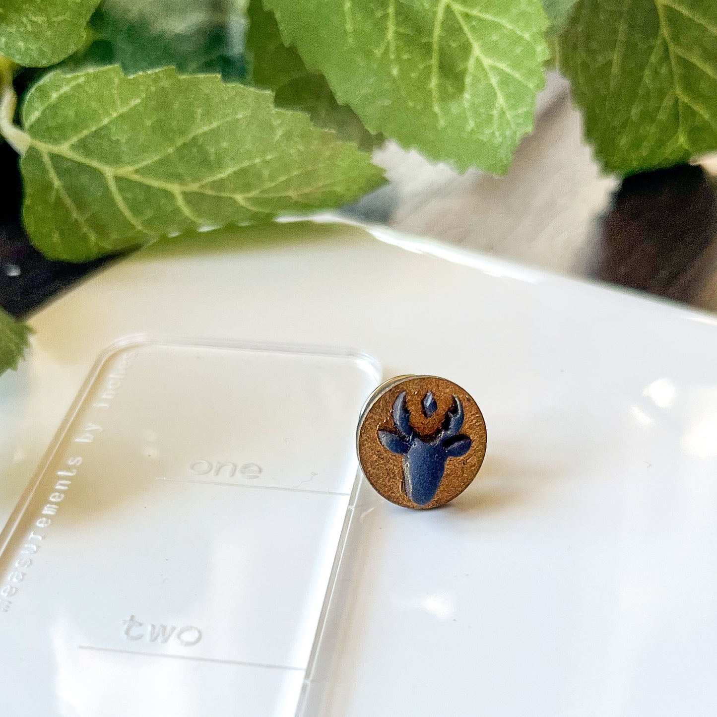 Throne of Glass token pin [OFFICIALLY LICENSED]