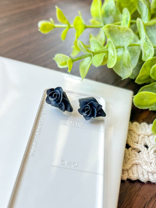 Monochrome black floral studs | sterling silver