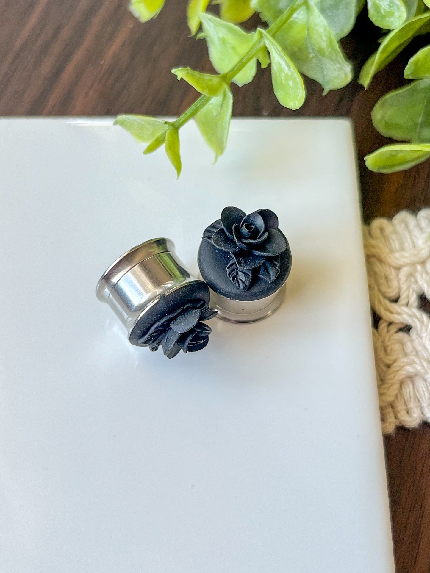 Black monochrome rose plug | stainless steel